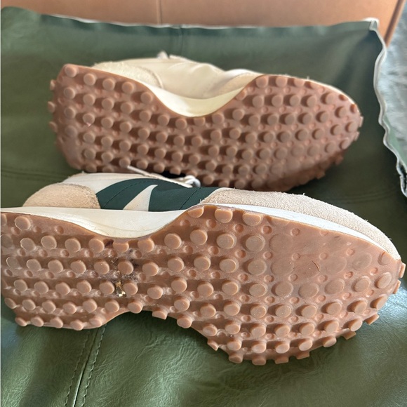 New Balance Beige and Green Women's Sneakers - Picture 7 of 7